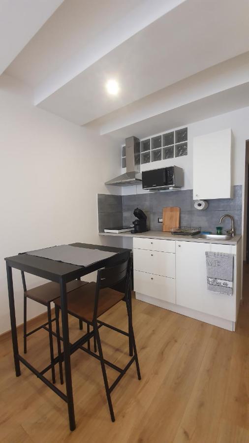 Il Cortiletto 2 Apartments Калольциокорте Экстерьер фото